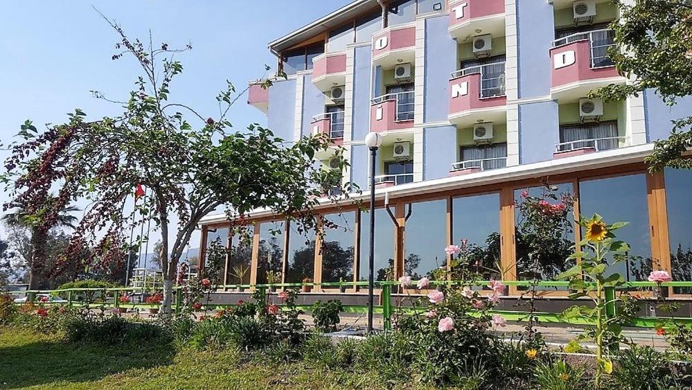 Linda Butik Otel Guemuelduer Izmir Eksteriør billede